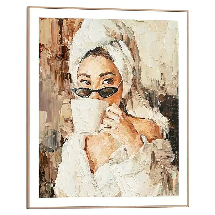 Reinders Bild Slim Frame Wood - Waking Up, B x H: 40 x 50 cm - Gerahmtes Ölgemälde mit dicker Textur einer Frau in Bademantel und Handtuch, Sonnenbrille, die aus einer Tasse trinkt.