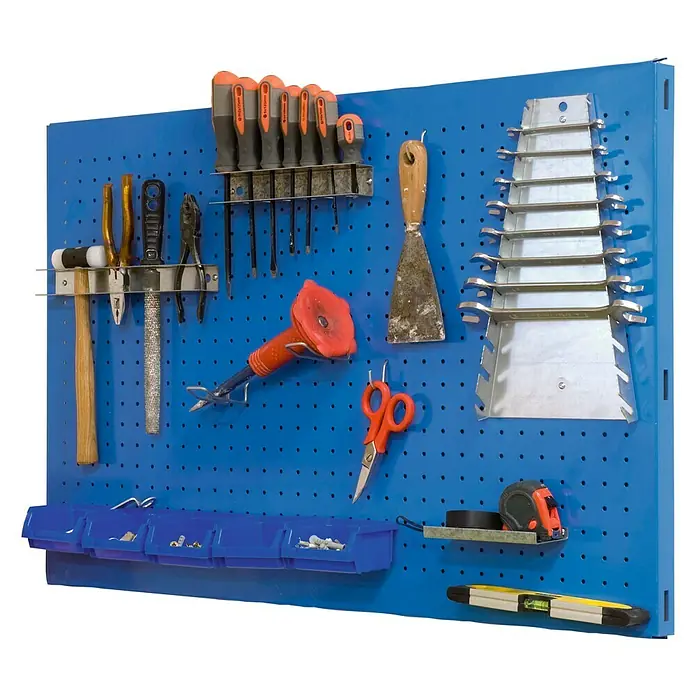 Simonrack Panelclick Lochwand - Blau, 40 x 120 cm - Werkzeugwand mit Schraubendrehern, Hammer, Zange, Spachtel, Schraubenschlüsselhalter, Messwerkzeug und Schrauben in blauen Aufbewahrungsboxen.