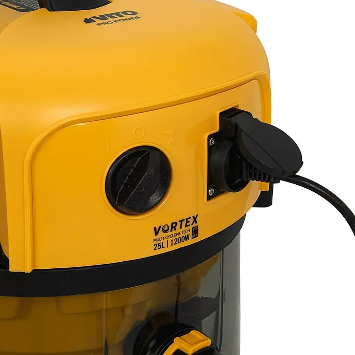 Vito Aspirador en seco y húmedo eléctrico VIAG25 - 1.200 W, Volumen de recipiente: 25 l, Sin bolsa - Primer plano de una aspiradora amarilla VITO Pro Power con un dial negro y una toma de corriente.