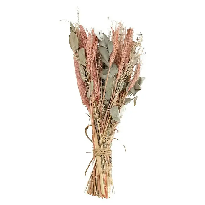 Ramo de flores secas - Largo: 50 cm, Fucsia - Primer plano de un ramo atado de flores secas, hierbas y hojas en tonos de rosa, marrón y gris con encanto rústico.