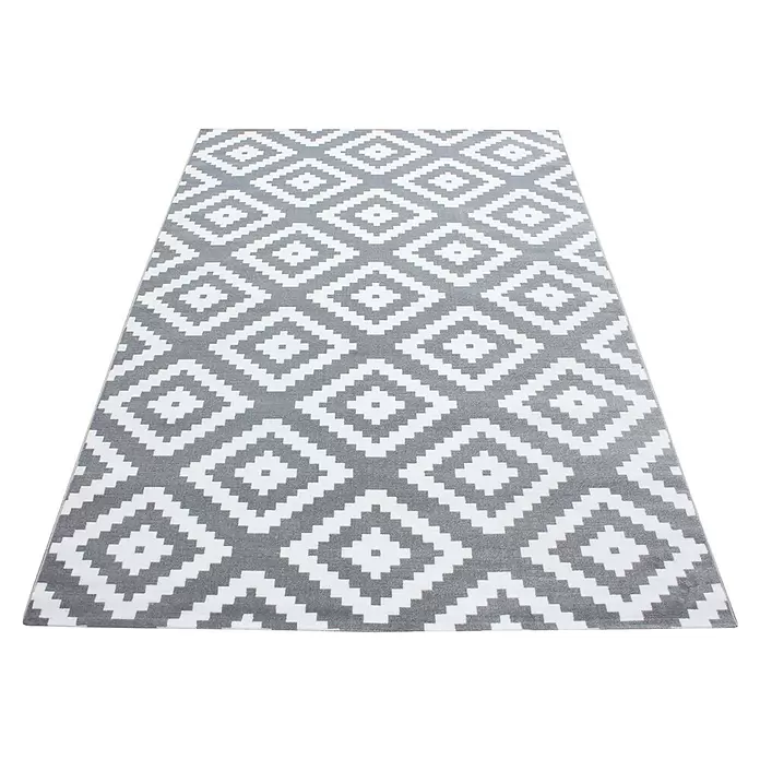 Kurzflorteppich Plus - Grau/Weiß, 340 x 240 cm, 100 % Polypropylen - Grau-weißer Teppich mit wiederkehrendem geometrischem Rautenmuster.