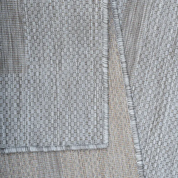 Outdoor-Teppich Relax - Silber, 230 x 160 cm, 100 % Polypropylen - Nahaufnahme eines grauen Teppichs mit gewebter Textur und sauberer Einfassung.