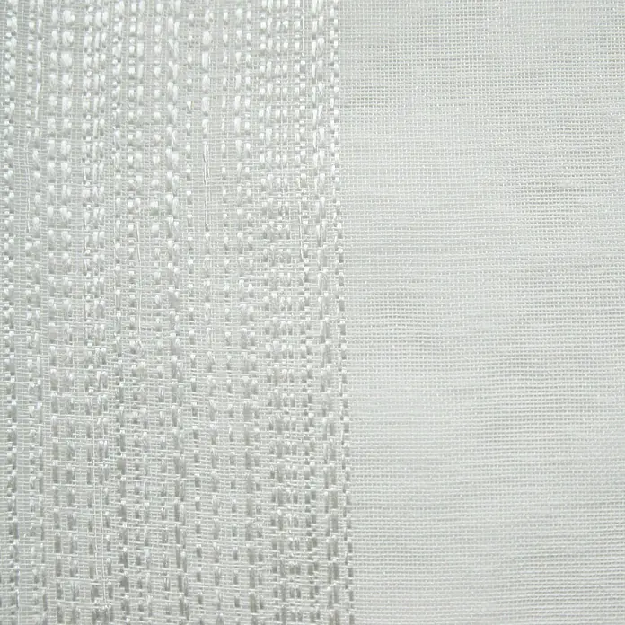 Elbersdrucke Schlaufenschal Lana - 140 x 255 cm, 100 % Polyester, Offwhite - Detailaufnahme eines weißen Stoffes mit unterschiedlichen Webstrukturen, ideal für Möbelbezüge oder Vorhänge.