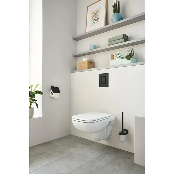 Grohe Betätigungsplatte Even - Schwarz, 2-Mengen-Spülung, Eckig - Wandhängendes WC mit Betätigungsplatte in einem modernen Badezimmer. Die weißen Keramikelemente harmonieren perfekt mit dem schlichten Design.
