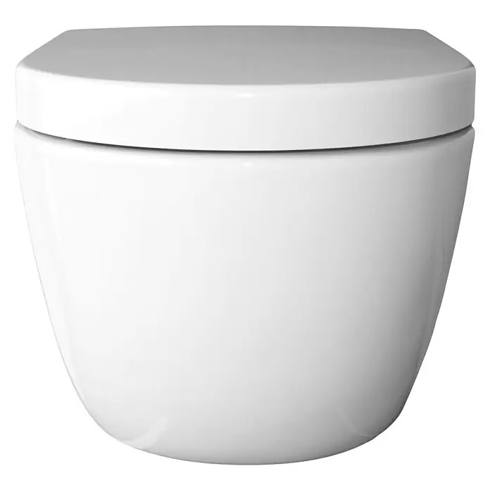 Temtasi Wand-Dusch-WC Mineral 2.0 - Spülrandlos, Ohne Spezialglasur, Spülform: Tief, WC Abgang: Waagerecht, Weiß - Nahaufnahme einer weißen wandhängenden Toilette mit geschlossenem Deckel vor schwarzem Hintergrund.