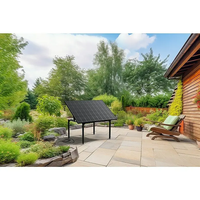 Technaxx Solar-Tischkraftwerk 400 W TX-250 - 400 W, L x B x H: 173 x 114 x 84 cm - Das Bild zeigt ein tragbares Solarpanel auf einer Terrasse, umweltfreundliche Energie für den Garten oder Camping.
