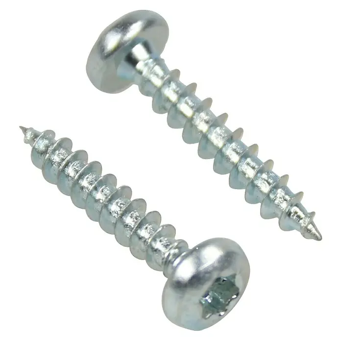 Profi Depot Tornillo tirafondo VZ - 4,5 x 50 mm, 100 ud., Zincado, TX para accionamientos TORX - Primer plano de dos tornillos Torx brillantes de color plateado con cabezas redondeadas y roscas afiladas sobre un fondo negro.