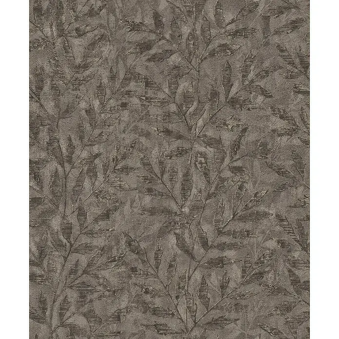 Rasch Factory V Vliestapete Blätter - Dunkelbraun, Floral, 10,05 x 0,53 m - Nahaufnahme einer braunen Tapete mit geprägten Blattmotiven. Die Textur verleiht der Tapete eine elegante und natürliche Optik.