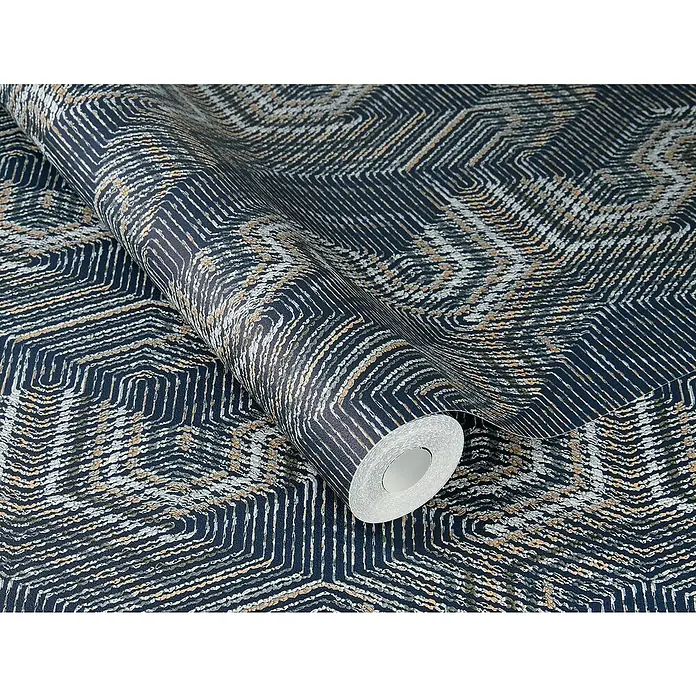Rasch African Queen III Vliestapete Ethnomuster - Dunkelblau, Grafisch, 10,05 x 0,53 m - Nahaufnahme einer Rolle dunkelblauer geometrischer Vliestapete mit einem stilvollen, modernen Design.