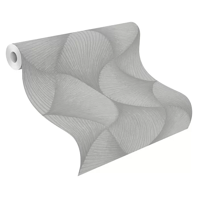 Rasch Sky Lounge Vliestapete Grafik groß - Silbergrau, Grafisch, 10,05 x 0,53 m - Teilweise abgerollte Rolle hellgrauer Tapete mit texturiertem, wellenförmigem Geometriemuster.
