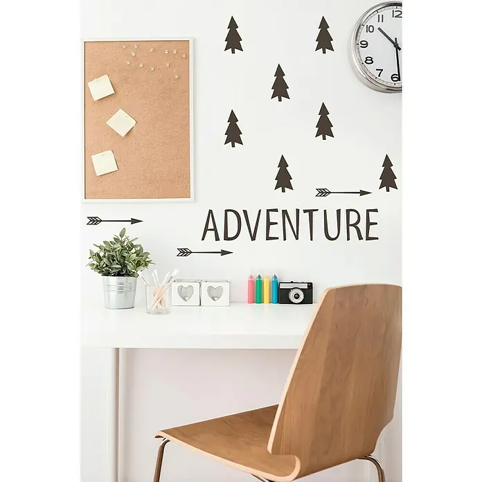 Vinilo de pared - 24 x 68 cm, Negro, Plástico - Decoración de pared con motivos de aventura, incluyendo árboles, flechas y la palabra "Aventura", para un ambiente inspirador.