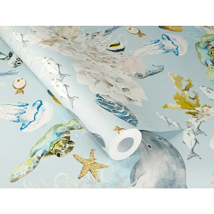 Rasch Kids World Vliestapete Fische - Hellblau, Tieroptik, 10,05 x 0,53 m - Ein dekoratives Unterwasserwelt-Tapetenmuster mit Meerestieren wie Fischen, Delfinen und Quallen, ideal für Kinderzimmer.