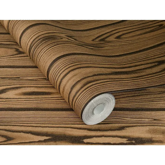 Rasch Factory V Vliestapete Holz - Eiche, Holzoptik, 10,05 x 0,53 m - Nahaufnahme einer Rolle brauner Holzmaserungtapete, die eine warme und natürliche Textur für die Innenraumgestaltung bietet.