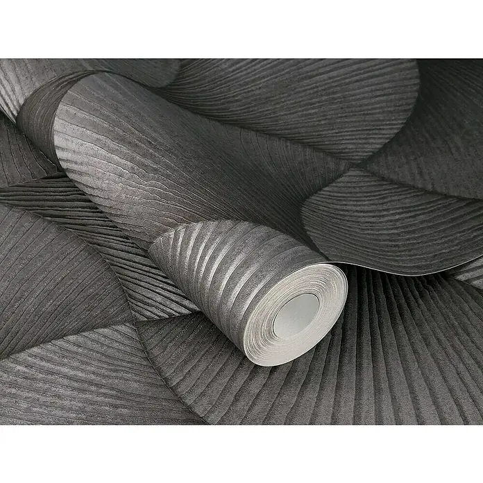 Rasch Sky Lounge Vliestapete Grafik groß - Graubraun, Grafisch, 10,05 x 0,53 m - Nahaufnahme einer Rolle grauer, strukturierter Vinyltapete mit einem modernen, abstrakten Design.