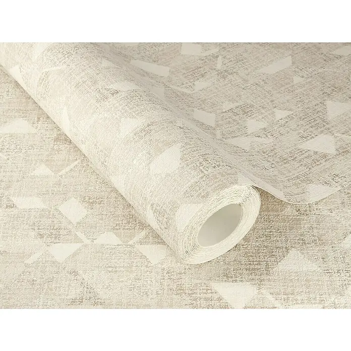 Rasch Welcome home Vliestapete Grafisch - Greige, Grafisch, 10,05 x 0,53 m - Nahaufnahme einer Rolle stilvoller Tapete mit geometrischen Mustern, die eine moderne und elegante Wanddekoration verspricht.