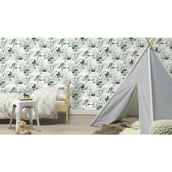 Rasch Kids World Vliestapete Pandabären - Petrol hell, Tieroptik, 10,05 x 0,53 m - Kinderzimmer mit einem Zelt, einem Bett und einer weißen Nachttisch. Die Tapete hat ein Panda-Muster, das dem Raum eine spielerische Note verleiht.
