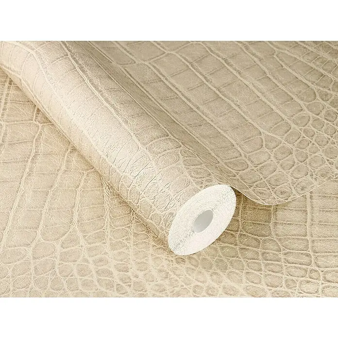 Rasch African Queen III Vliestapete Krokodilleder - Hellbeige, Lederoptik, 10,05 x 0,53 m - Nahaufnahme einer Rolle eleganter Tapete mit einem raffinierten Krokodilleder-Muster, ideal für stilvolle Innenräume.