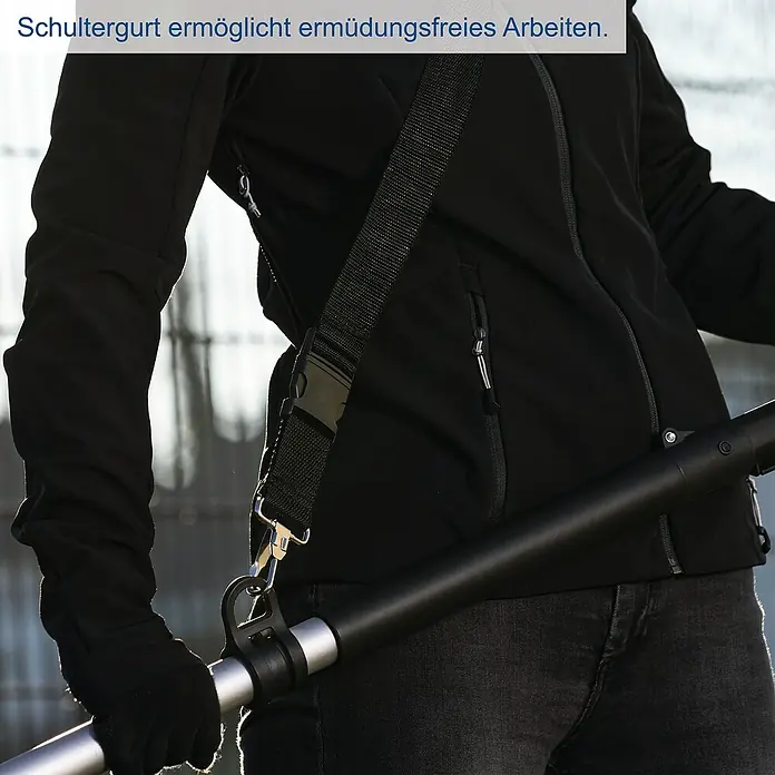 Scheppach IXES 20V Akku-Multitool C-PHTS410-X Set S - 1 Akku, Schnittlänge: 18 cm - Der Schultergurt ermöglicht ein ermüdungsfreies Arbeiten mit dem Gerät. Der Gurt ist schwarz und hat einen Karabinerhaken zur Befestigung.