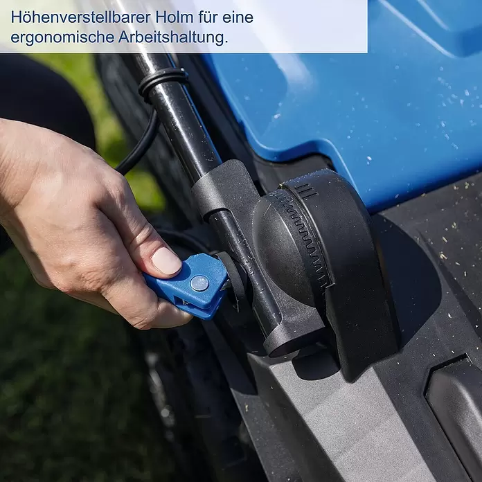 Scheppach IXES 20V Akku-Rasenmäher BC-MP430-X - 20 V, Ohne Akku, Schnittbreite: 43 cm - Eine Hand verstellt den blauen Hebel des höhenverstellbaren Rasenmäherholms für ergonomisches Arbeiten.