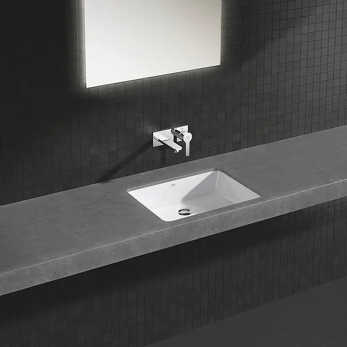 Grohe Lineare Waschtischarmatur - Wandmontage, Chrom, Glänzend, Ausladung Armatur: 149 mm - Elegantes Badezimmer-Waschbecken mit schlanker Armatur und moderner Beleuchtung, das eine stilvolle und funktionale Raumlösung bietet.