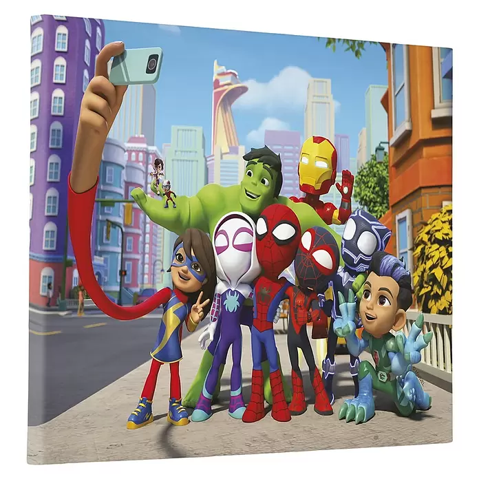Komar Leinwandbild - Spidey and his amazing Friends - Selfie, B x H: 40 x 30 cm - Lebhafte Comic-Marvel-Helden, darunter Hulk, Iron Man, Ms. Marvel und Spider-People, machen ein lustiges Gruppen-Selfie.
