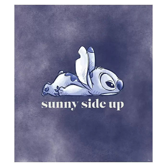 Komar Poster - Stitch Sunny Side Up, B x H: 50 x 70 cm - Stitch im Aquarellstil, liegend, mit dem Text 'sunny side up' auf lila strukturiertem Hintergrund.