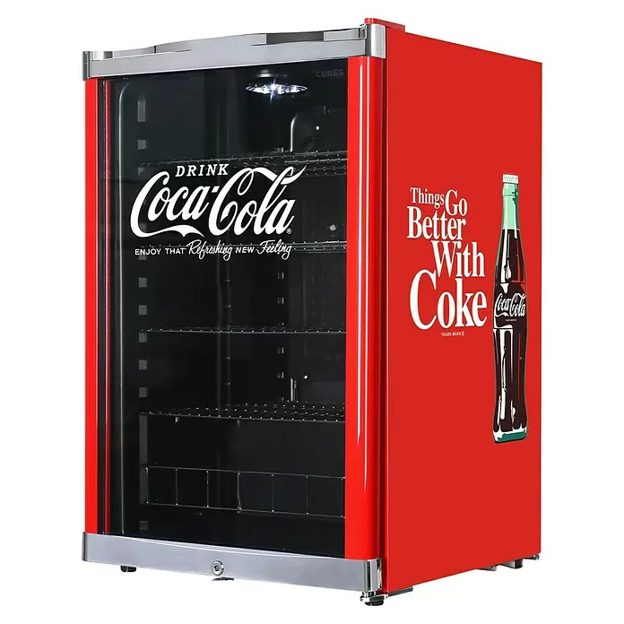 Cubes Kühlschrank High Cube - Nutzinhalt Kühlen: 115 l, L x B x H: 54,8 x 54 x 84,5 cm, Rot/Schwarz - Roter Coca-Cola Minikühlschrank mit Glastür, Chromleisten und Innenregalen. Mit klassischem Coca-Cola Branding.