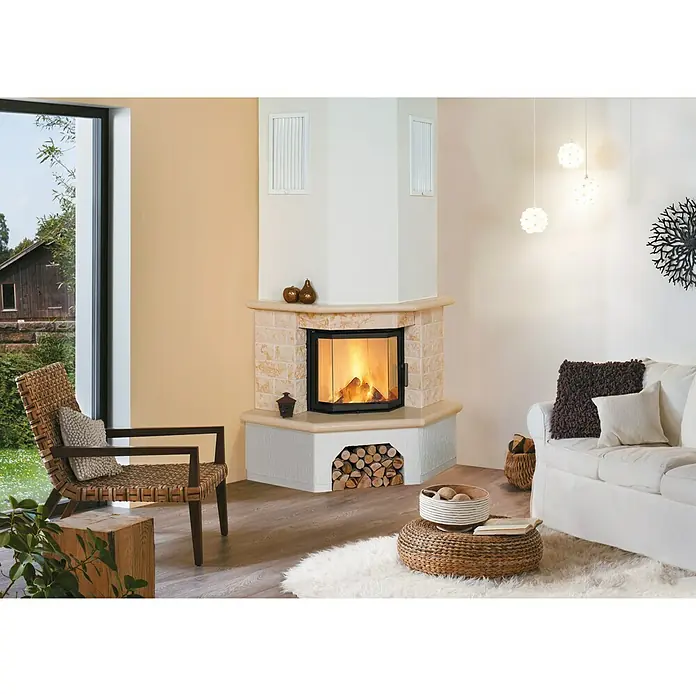 Hark Kaminbausatz Vermont 1 - 8 kW, Raumheizvermögen: 220 m³, Farbe Stein: Classico-Beige - Ein gemütliches Wohnzimmer mit einem Kamin, der ein wärmendes Feuer erzeugt und eine einladende Atmosphäre schafft.