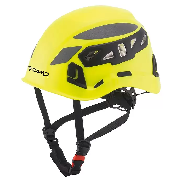 OX-ON Schutzhelm Camp Ares Air Pro - Gelb - Leuchtend gelber Schutzhelm mit schwarzen Lüftungsschlitzen, Gurten und roter Schnalle.