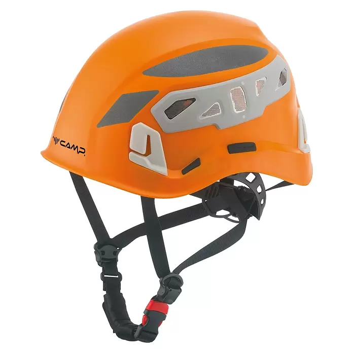OX-ON Schutzhelm Camp Ares Air Pro - Orange - Oranger CAMP Schutzhelm mit grauen Lüftungseinsätzen und verstellbaren schwarzen Riemen mit roter Schnalle.
