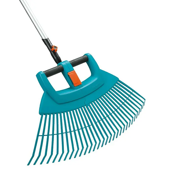 Gardena Combisystem Laubbesen XXL Vario - Ohne Stiel - Eine blaue Gardena-Laub- und Grasfächerbesen mit verstellbarer Breite und Teleskopstiel. Ideal für die Gartenarbeit.