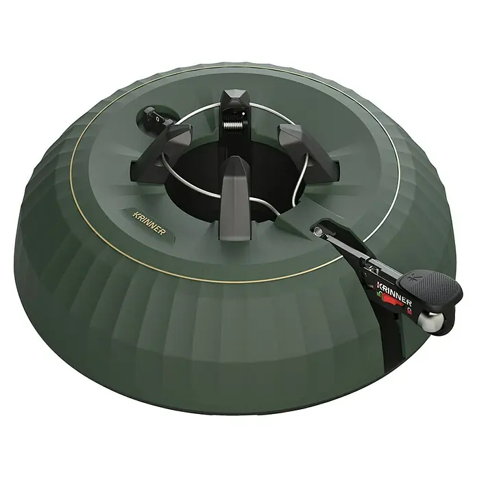 Krinner Christbaumständer X-320 Deluxe - Rund, Max_Baumlaenge: 3,2 Meter (m) - Ein grüner Krinner Christbaumständer mit Hebelspannsystem und umlaufendem goldenen Zierstreifen, ideal für einen sicheren Stand des Weihnachtsbaums.