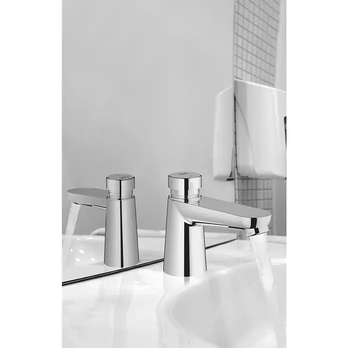 Grohe Euroeco CT Kaltwasser-StandventilChrom, Glänzend - Glänzender Wasserhahn mit klaren Linien und elegantem Design im Badezimmer.