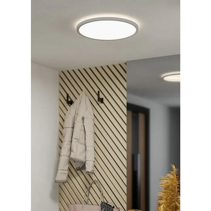 Eglo LED-Deckenleuchte Minerario - 20,2 W, Ø x H: 39 x 3 cm, Schwarz, Warmweiß - Eine moderne, runde Deckenleuchte in einem Flur, die für helles und gleichmäßiges Licht sorgt. Schlichtes Design, passend für jeden Einrichtungsstil.