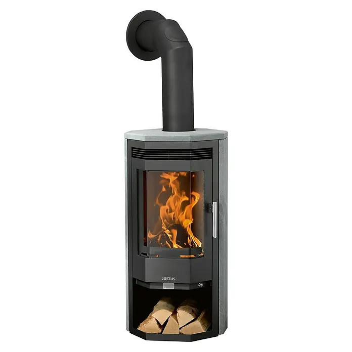 Justus Kaminofen Usedom 5 D - 5,5 kW, Raumheizvermögen: 88 m³, Material Verkleidung: Speckstein, Schwarz - Justus Kaminofen mit Holzfach, Brennkammer und Rauchrohranschluss. Der Ofen bietet Wärme und ein gemütliches Ambiente.
