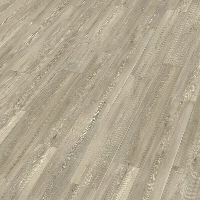 Decolife Designboden Naturestyle Pure - Oak Rock, Landhausdiele, 1.220 x 185 x 9 mm - Detailaufnahme eines hellen, modernen Holzfußbodens mit einer sichtbaren Holzmaserung, der eine warme und einladende Atmosphäre schafft.