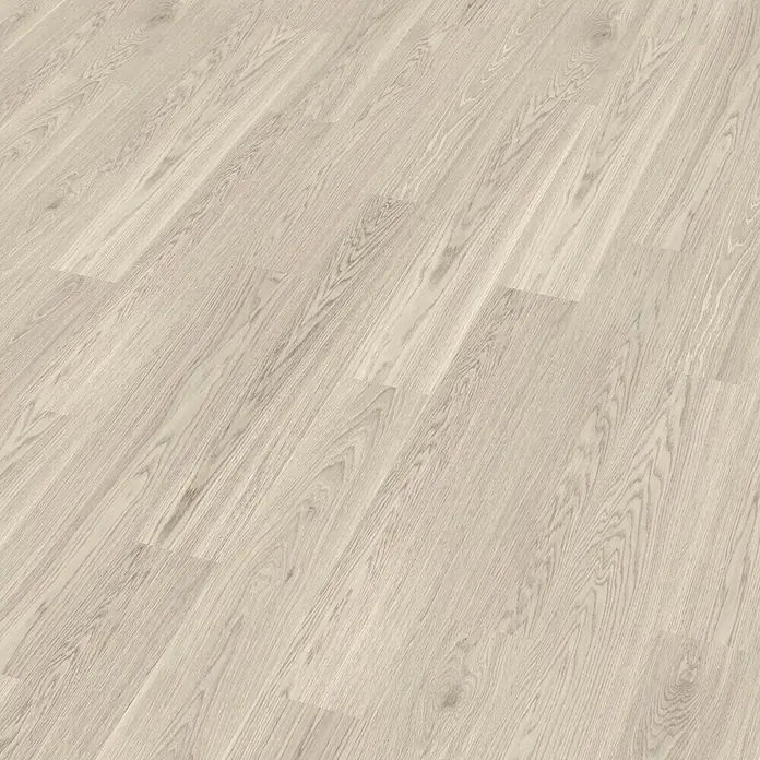 Decolife Designboden Naturestyle Pure - Oak Select White, Landhausdiele, 1.220 x 185 x 9 mm - Nahaufnahme eines hellen Laminatbodens mit Holzstruktur. Das Laminat hat eine natürliche Optik und ist im Winkel verlegt.