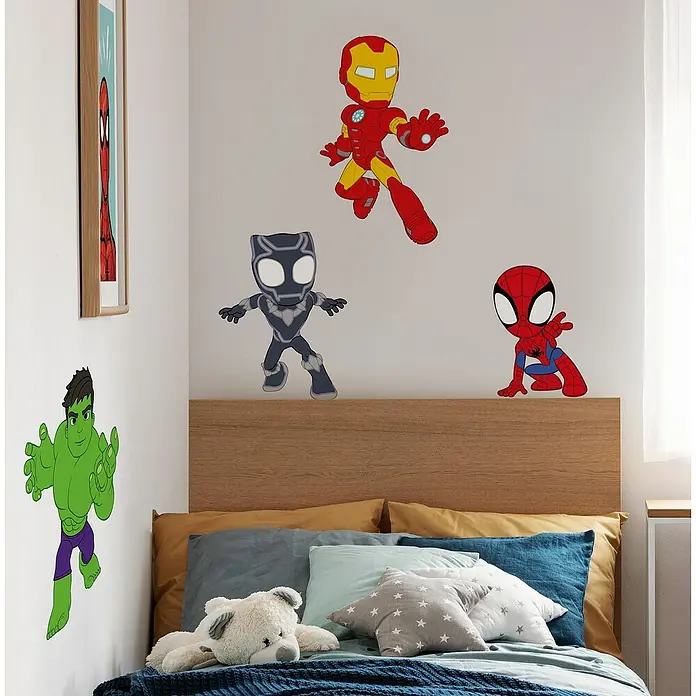 Komar Marvel Wandtattoo Spidey & Friends Power Group - Bunt, 4 -tlg. - Kinderzimmer mit Wandaufklebern mit Superheldenmotiven wie Iron Man, Spider-Man, Hulk und Black Panther.