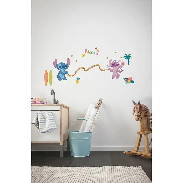 Komar Wandtattoo Stitch Aloha - Bunt, 31 -tlg. - Wanddeko-Set mit Stitch und Angel im tropischen Design. Ideal für Kinderzimmer.