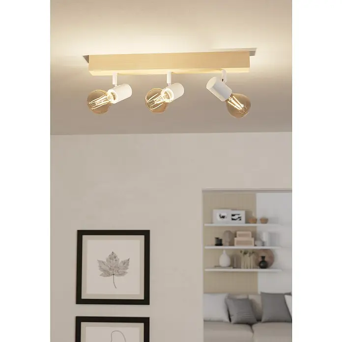 Eglo Townshend 3 Wandstrahler - 180 W, Braun/Weiß, E27, 3 Stk. - Moderne Deckenleuchte mit drei Strahlern. Die Leuchte hat einen Holzsockel und weiße Strahlerköpfe mit Edison-Glühbirnen für warmes Licht.