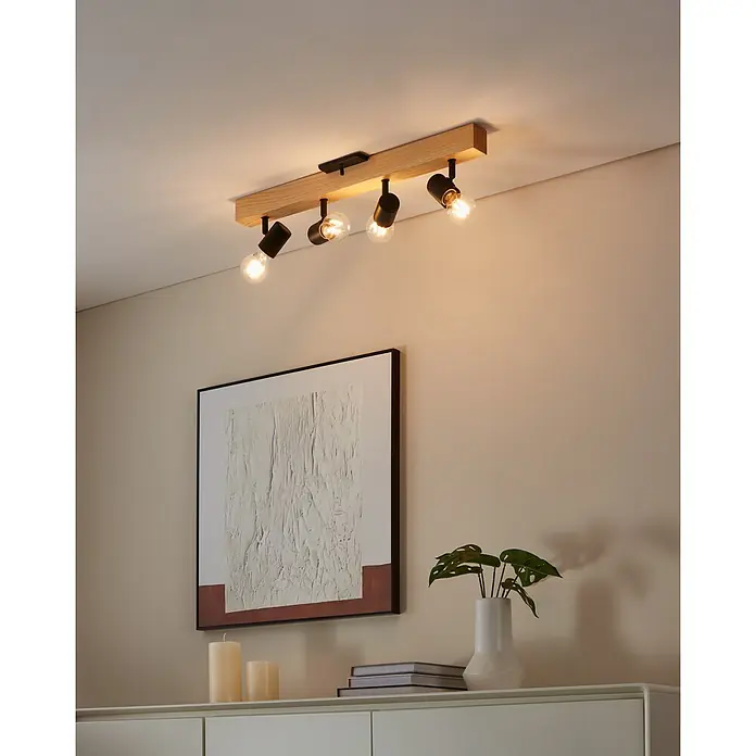 Eglo Townshend 3 Wandstrahler - 240 W, L x B x H: 63 x 5 x 5 cm, Braun/Schwarz, E27, 4 Stk. - Moderne Deckenleuchte mit vier schwarzen Strahlern an einem Holzsockel, die warmes Licht spenden.