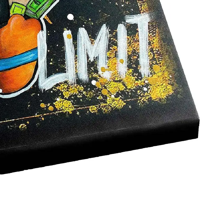 Dotcomcanvas Leinwandbild - No Limit, B x H: 200 x 150 cm - Nahaufnahme eines Kunstwerks mit der Aufschrift "LIMIT" in Weiß vor einem schwarzen Hintergrund mit goldenen Akzenten.