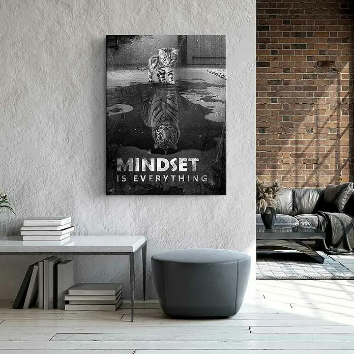 Dotcomcanvas Leinwandbild - Mindset Is Everything Tiger, B x H: 90 x 120 cm - Schwarz-Weiß-Leinwandbild mit Motiv eines Kätzchens, das sein Spiegelbild als Tiger sieht und der Aufschrift "Mindset is everything".