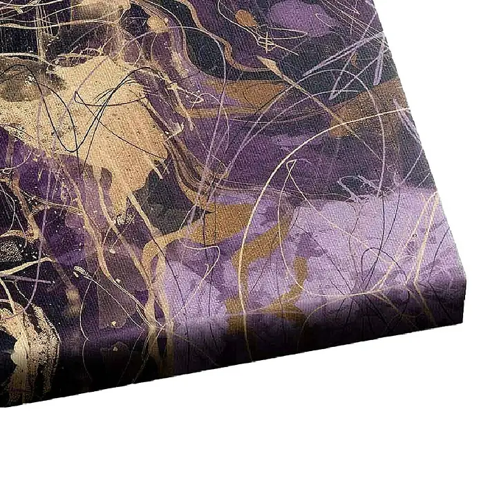 Dotcomcanvas Leinwandbild - Purple Storm - Abstrakt, B x H: 150 x 200 cm - Nahaufnahme eines abstrakten Kunstwerks mit lila, goldenen und schwarzen Farbtönen, das eine dynamische und ausdrucksstarke Komposition zeigt.
