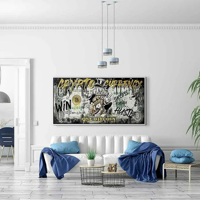 Dotcomcanvas Leinwandbild - Crypto Duck, B x H: 120 x 60 cm - Ein stilvolles Interieur mit einem auffälligen "Crypto Currency"-Wandbild, das über einem weißen Sofa hängt.