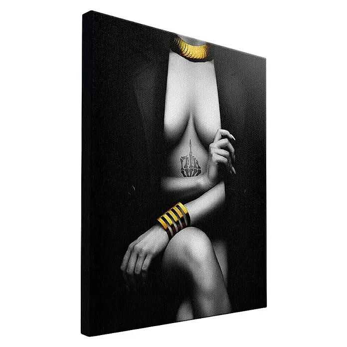 Dotcomcanvas Leinwandbild - Elegant Pose, B x H: 75 x 100 cm - Leinwanddruck mit abstrakter Schwarz-Weiß-Kunst einer Person mit goldenem Schmuck und Tattoo.
