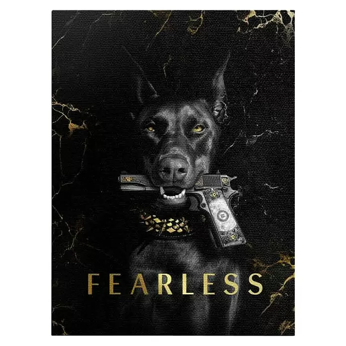 Dotcomcanvas Leinwandbild - Luxury Dog, B x H: 120 x 160 cm - Poster: Schwarzer Dobermann mit goldener Pistole, Nieten-Halsband und goldenem Schriftzug „FEARLESS“ auf schwarz-goldenem Marmorgrund.