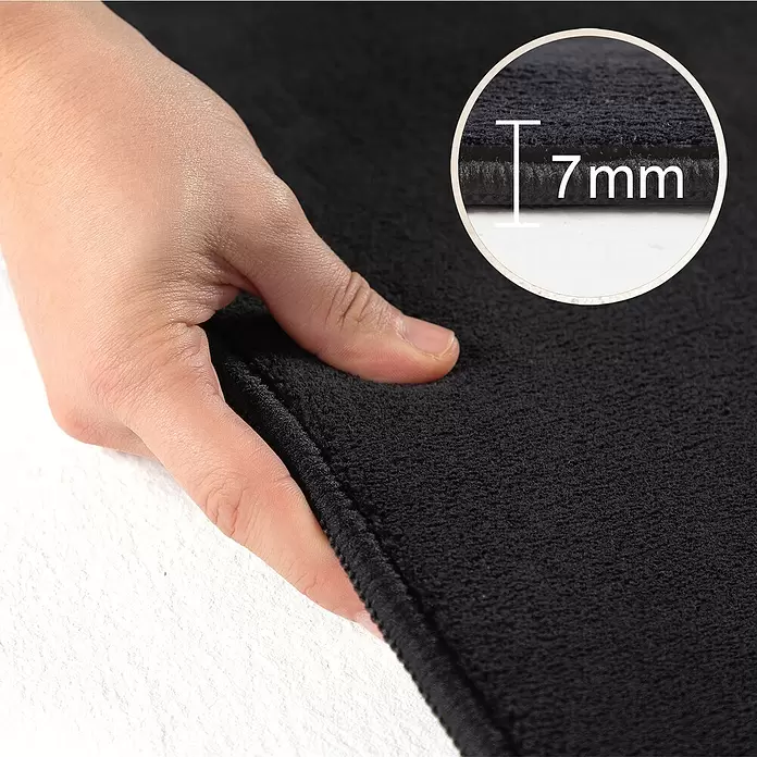 Kurzflorteppich Sky - Schwarz, Durchmesser: 160 cm, 100 % Polyester - Hand drückt in weiche schwarze Matte, zeigt 7mm Dicke.