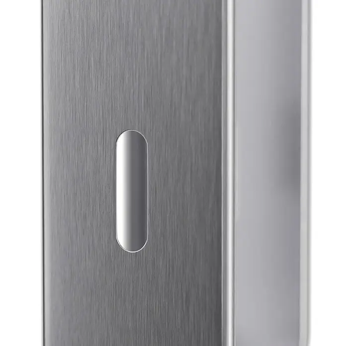 Hoppe Zimmertürgarnitur Narvik - Stärke Tür: 42 mm - 37 mm, Edelstahl, Buntbart - Nahaufnahme eines eleganten, silbernen Seifenspenders mit einem länglichen Sichtfenster zur Füllstandskontrolle.