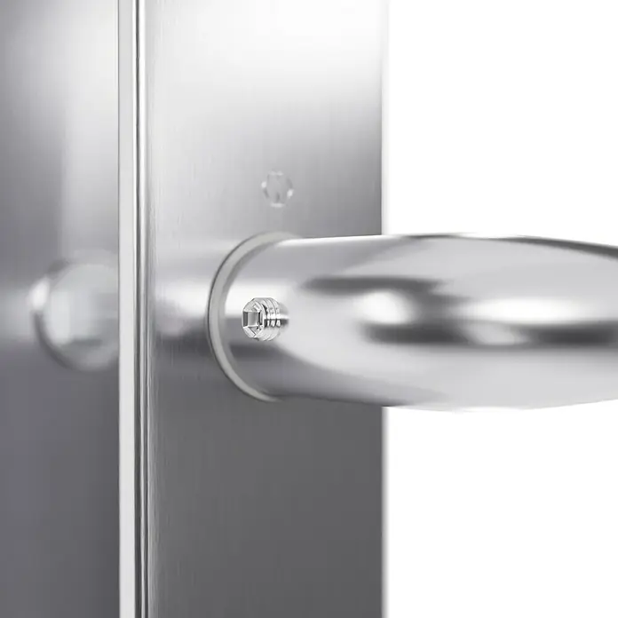 Hoppe Zimmertürgarnitur NarvikStärke Tür: 42 mm - 37 mm, Edelstahl, Buntbart - Nahaufnahme eines eleganten Türgriffs aus Edelstahl, der modernes Design und hochwertige Verarbeitung vereint.